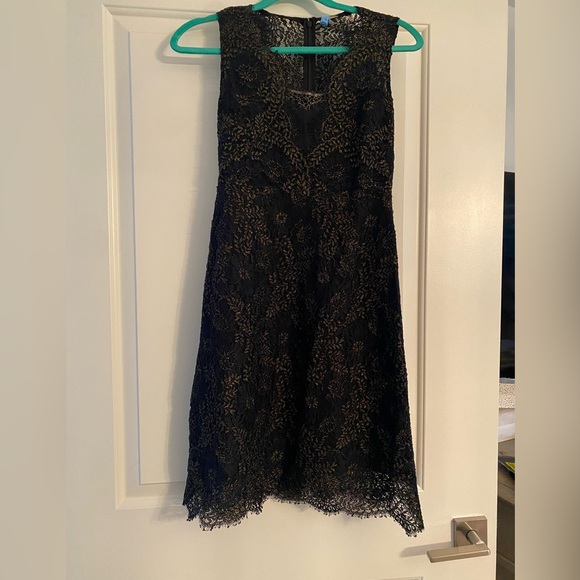Elie Tahiri Black and Gold Lace Cocktail Dress. Size 0. - Picture 4 of 7